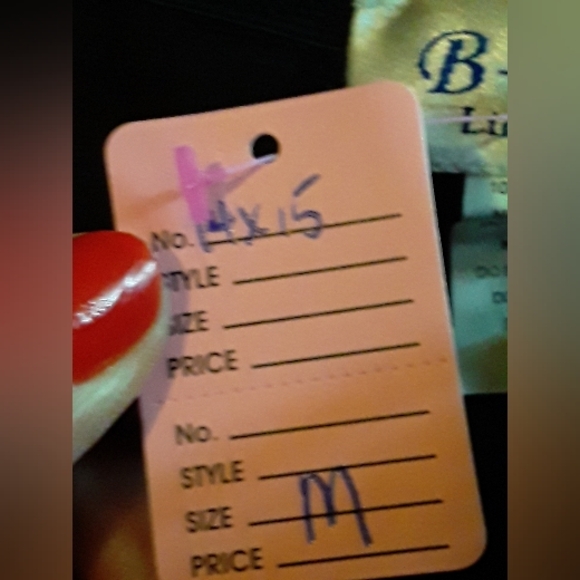 New black B-comfee lingerie Medium 2 piece set - Picture 5 of 13